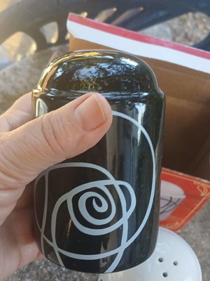 Ceramic salt and pepper set new