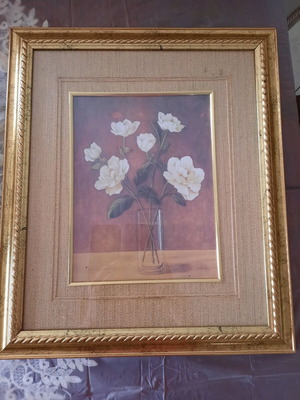 Frames like new with golden frame and white lilies and roses theme