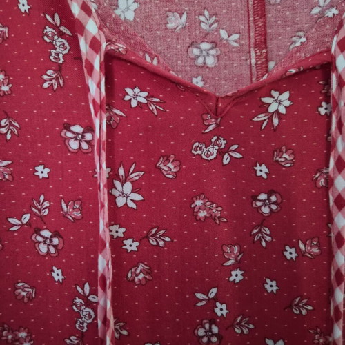 Attrattivo red airy blouse medium like new