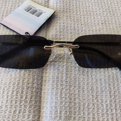 Solo-Solis NDL2906 sunglasses new with gold finish and gray lenses
