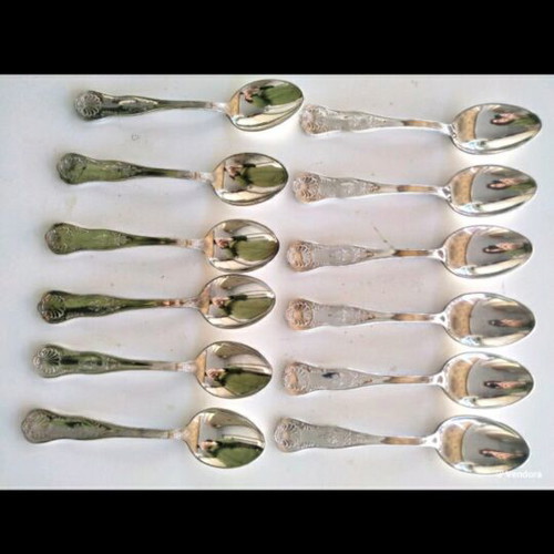 Vintage silver-plated Kings Pattern cutlery set, 50 pieces