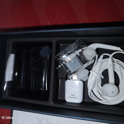 Samsung Galaxy S7 Edge 32GB original box like new with accessories