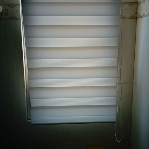 Window roller blind adjustable shading like new, width 70 cm