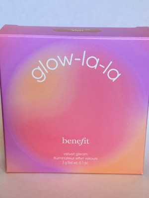 Benefit Cosmetics Glow-la-la Velvet Gleam highlighter new, shade Luna light medium