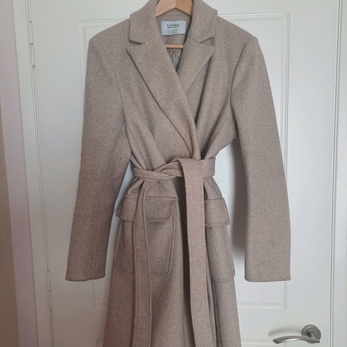 Tiffosi midi beige coat like new with belt
