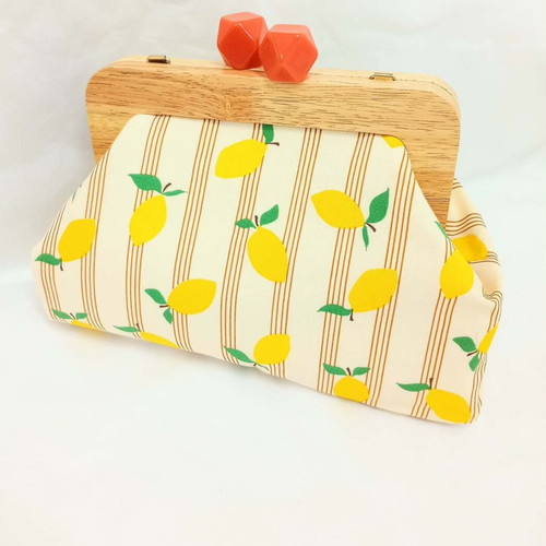 Handmade shoulder bag with chain and thick lining, yellow