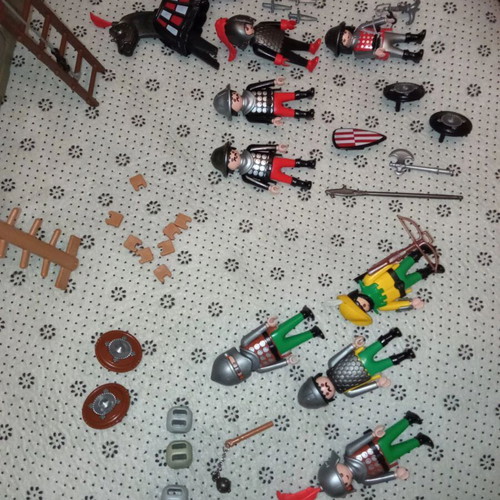 Vintage Playmobil 3888 Castle Defenders set like new