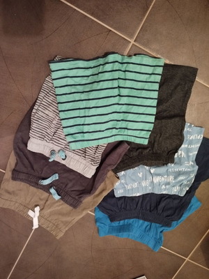 Βερμούδες μεταχειρισμένες, πακέτο 8 για 2-3 ετών, mothercare