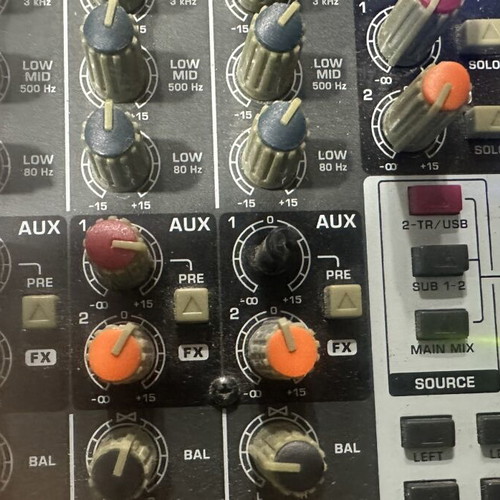 Behringer XENYX X1622USB mixer used with missing knob