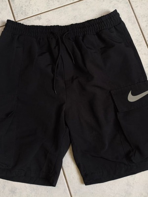 Nike Cargo мъжки къси панталони размер М като нови, черни