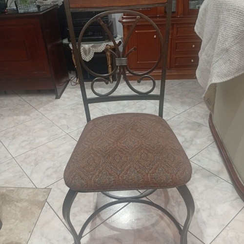 Metal chairs like new, set of 4