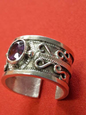 Silver ring with 925 stamp like new