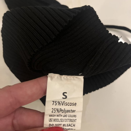 Black ribbed knit top with straps, like new, size S