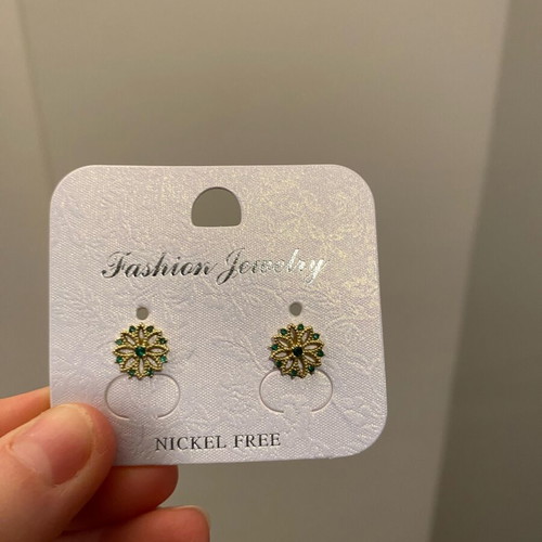 Gold floral vintage stud earrings with green details in excellent condition