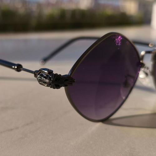 Sunglasses with purple lenses like new, black