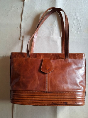 Vintage large leather shoulder bag used, brown
