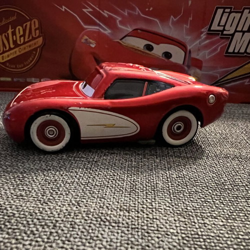 Disney Pixar Cars Diecast 1:55 Cruizin’ Lightning McQueen used