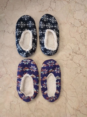 Slipper Socks set of 2 pairs like new, size 35-37, colorful