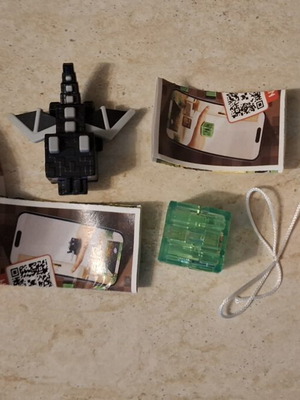 Kinder Joy Minecraft φιγούρες ολοκαινούριες, πακέτο 2