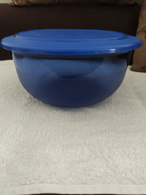 Tupperware serving bowl 3.5L