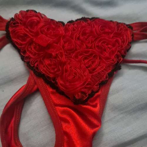 Lingerie set size S new, red with heart detail