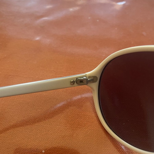 Vonzipper sunglasses like new, white frame