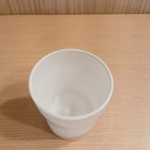 White glass vase like new, diameter 7.5cm height 8.5cm