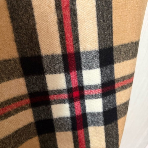 Scarf new with very soft knit, black and beige