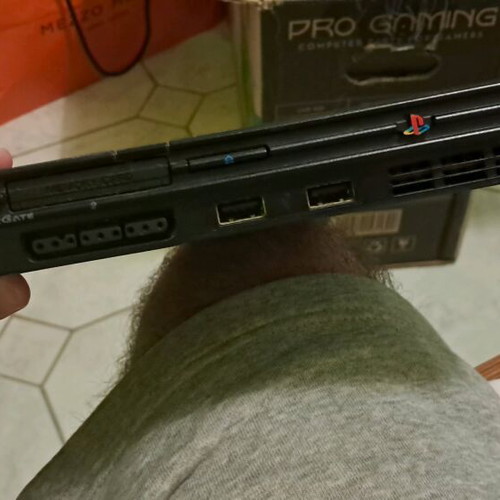 Sony PlayStation 2 Slim SCPH-77004 like new with Memory Card and Power Cable