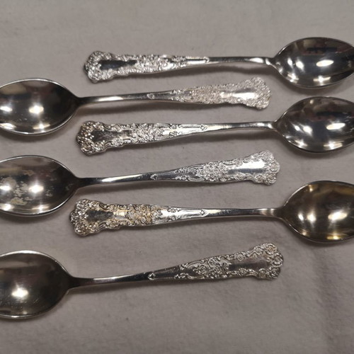 Silver-plated dessert spoon set used with case