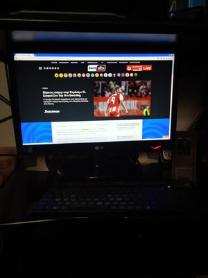 LG Flatron W2243S-PF computer monitor used, 22 inches