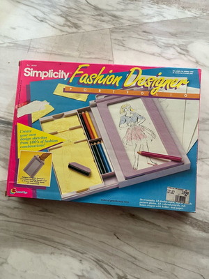 Simplicity Fashion Designer Portfolio vintage 90s full set with box used