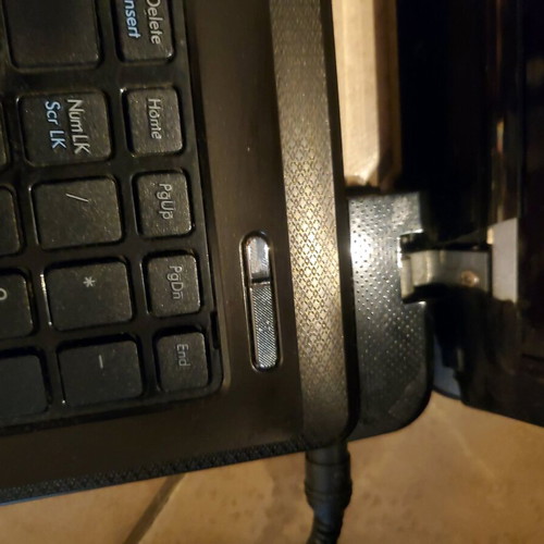 Asus laptop μεταχειρισμένο με i5, 8GB RAM, SSD 250GB, χωρίς τροφοδοτικό