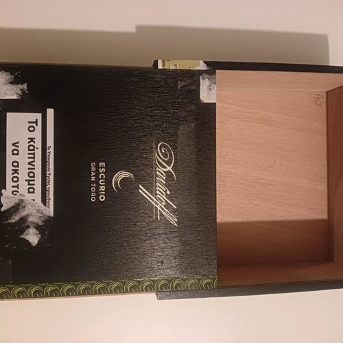 Cigar box like new, square
