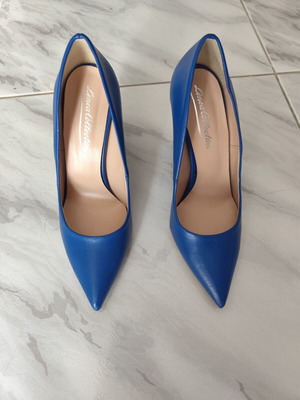 Blue pumps with thick heel size 39 like new