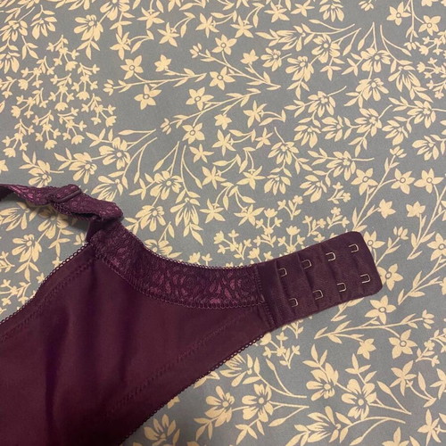 Triumph bra 80E like new, purple color