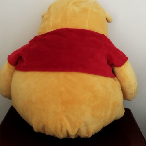 Winnie The Pooh Giant Soft Toy like new, 80cm, official Disney