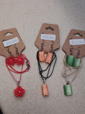 Handmade necklace and earrings set red and green, new
