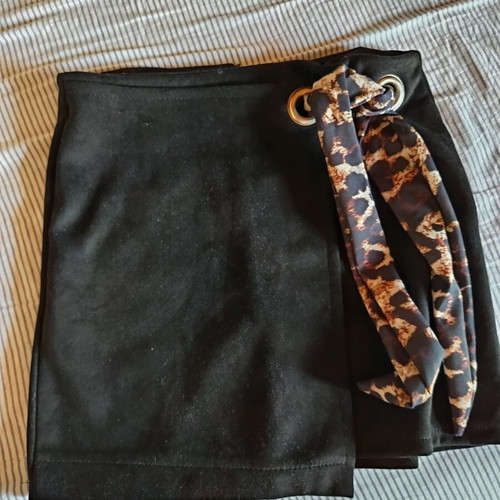 Celestino black short skirt Medium like new with leopard belt