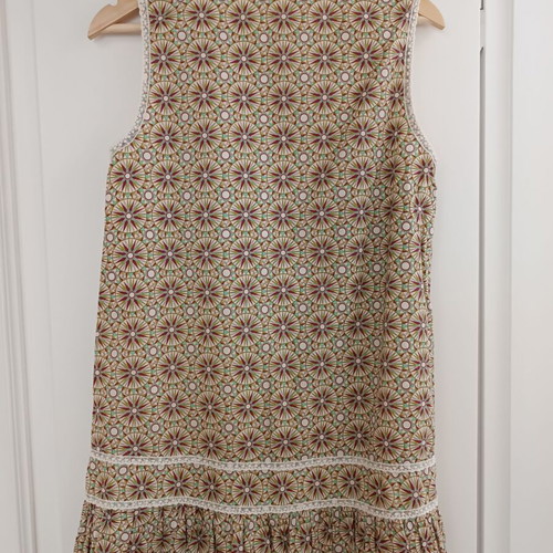 MULTICOLORED DRESS SHORT SIZE LARGE