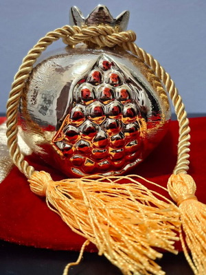 Ceramic gold pomegranate like new, 10 cm size