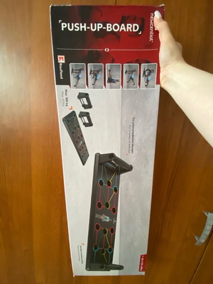 Push-up board new with interchangeable grips for muscle training