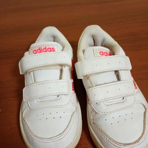 Adidas kids shoes size 24 like new