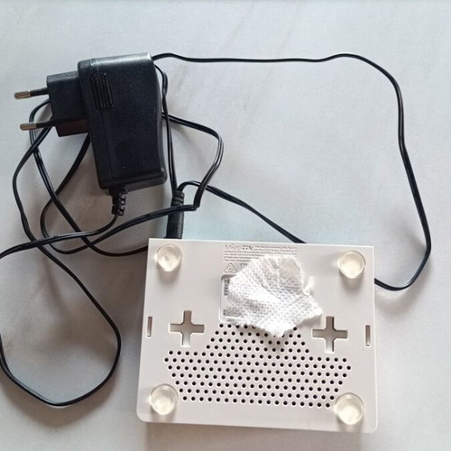Mikrotik RB750Gr3 Router Board like new, 5x1000 LAN ports, no WiFi
