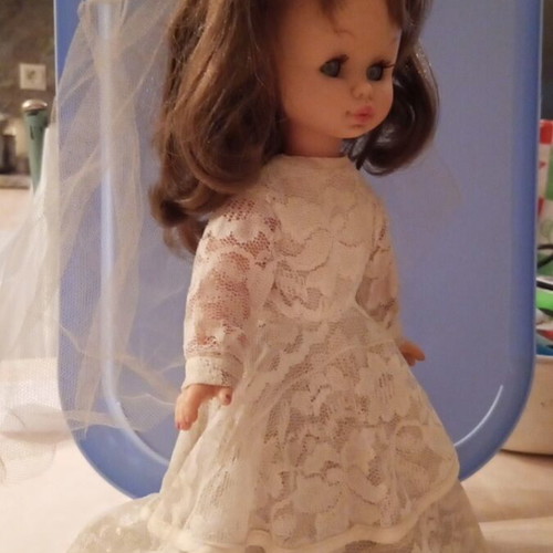 Collectible bride doll used, Kehagias company 1974