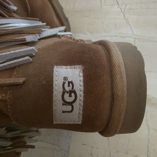 Ugg Classic Short II Fringe boots used, size 36