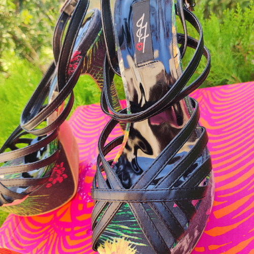 Iron Fist Reina Muerte sandals new, size 39, black platform