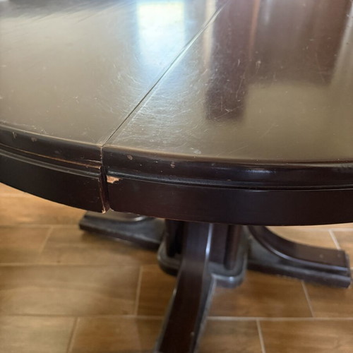 Round dining table used, 1.15m diameter, extendable to 1.61m