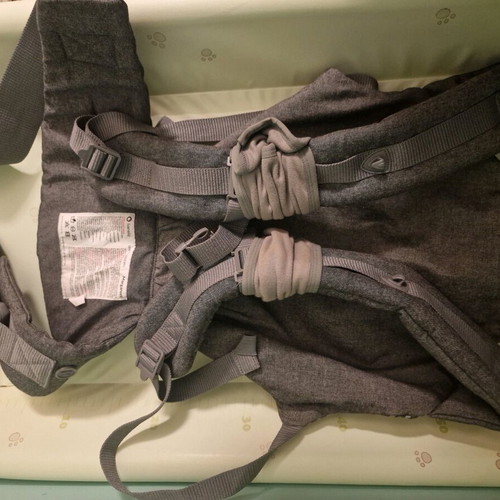 Lionelo baby carrier like new, classic grey with max weight 20kg