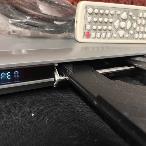 Bluesky DVD player used with 50 movies